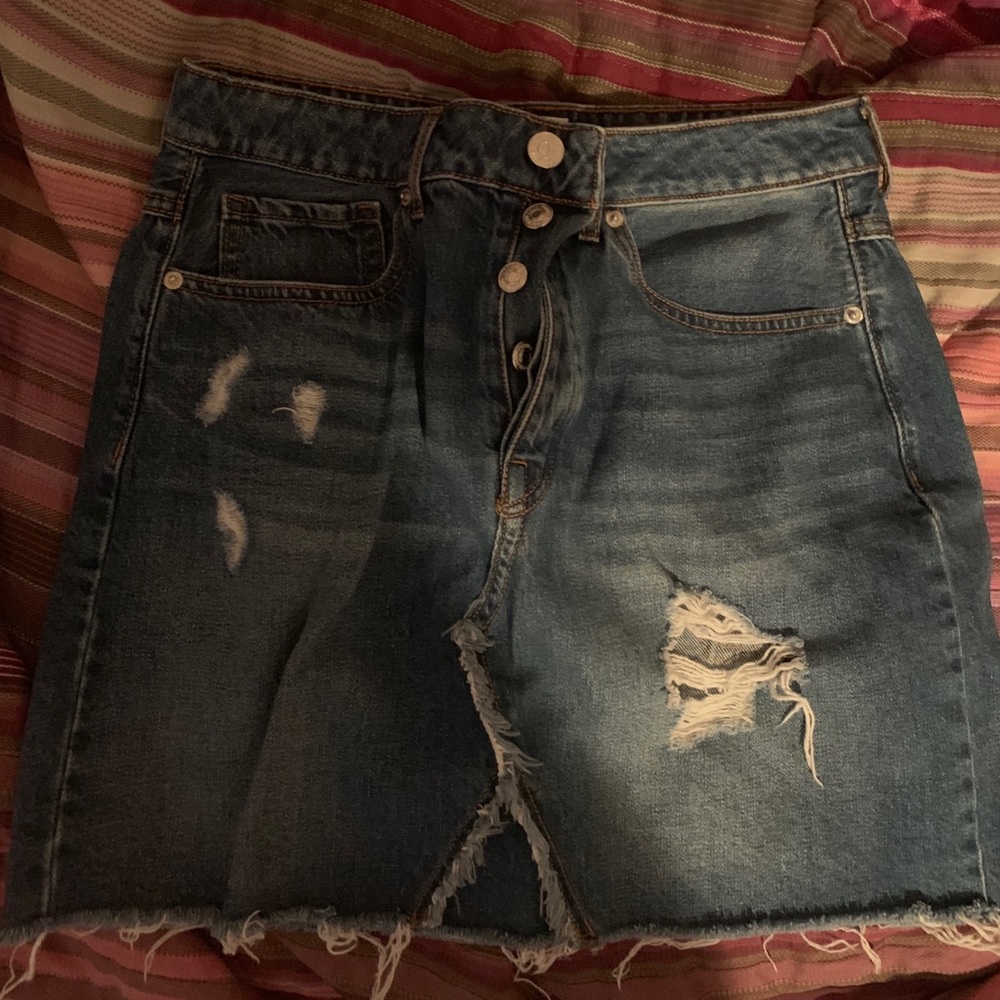 Forever 21 distressed denim skirt